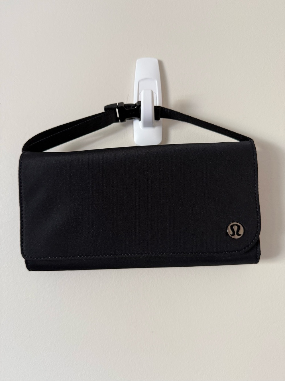 Lululemon Wallet Clutch Crossbody - Picture 2 of 9